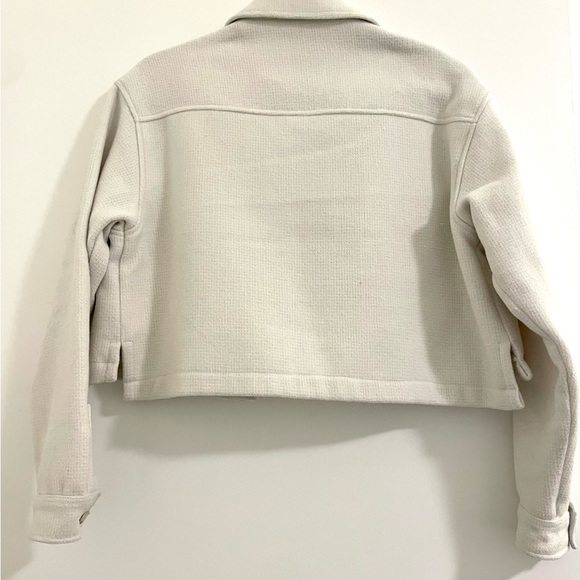 NWT Cropped Textured Shacket - Picture 3 of 7